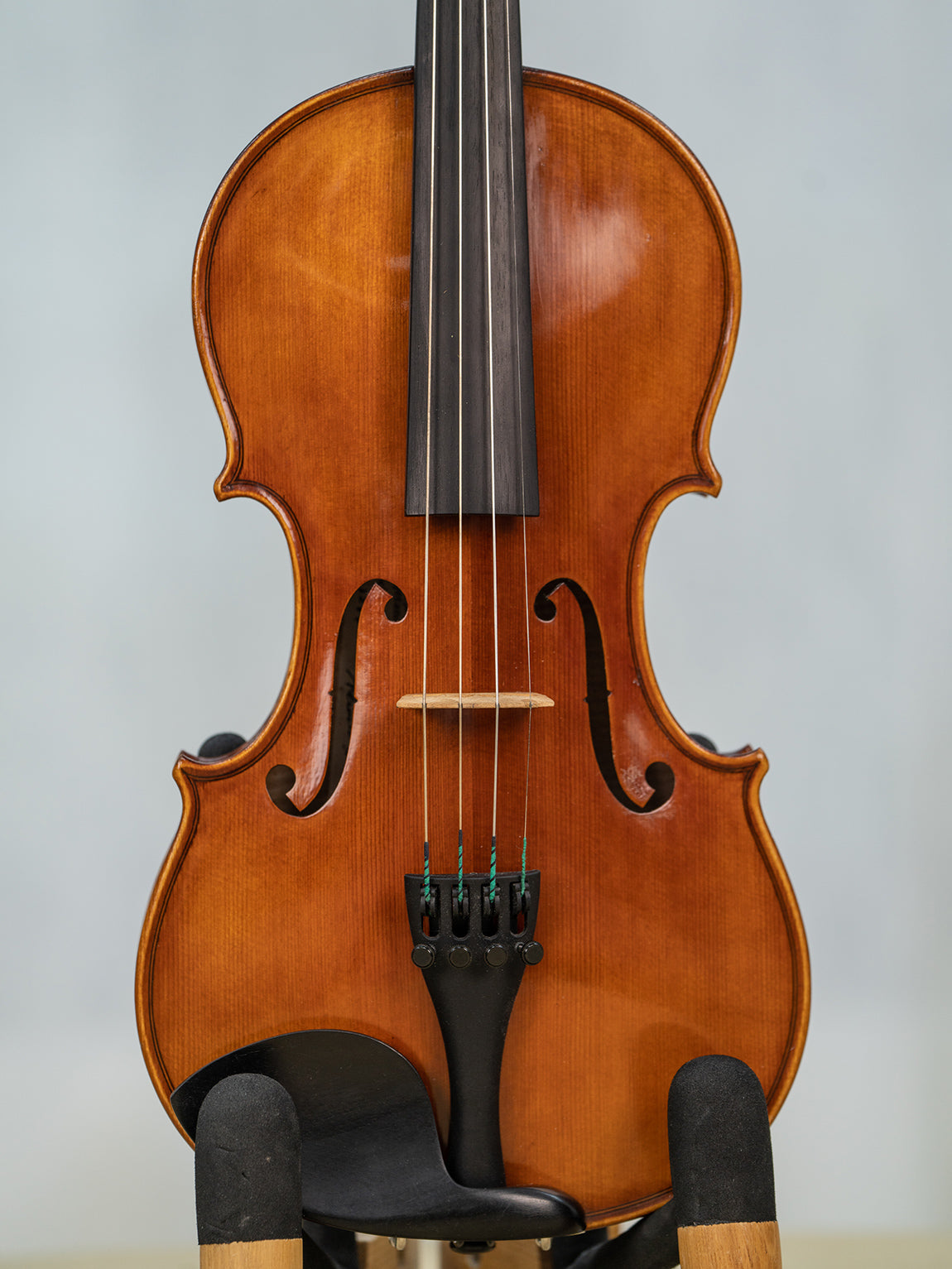 IUEStrings Studio Series Intermediate Violin Outfit