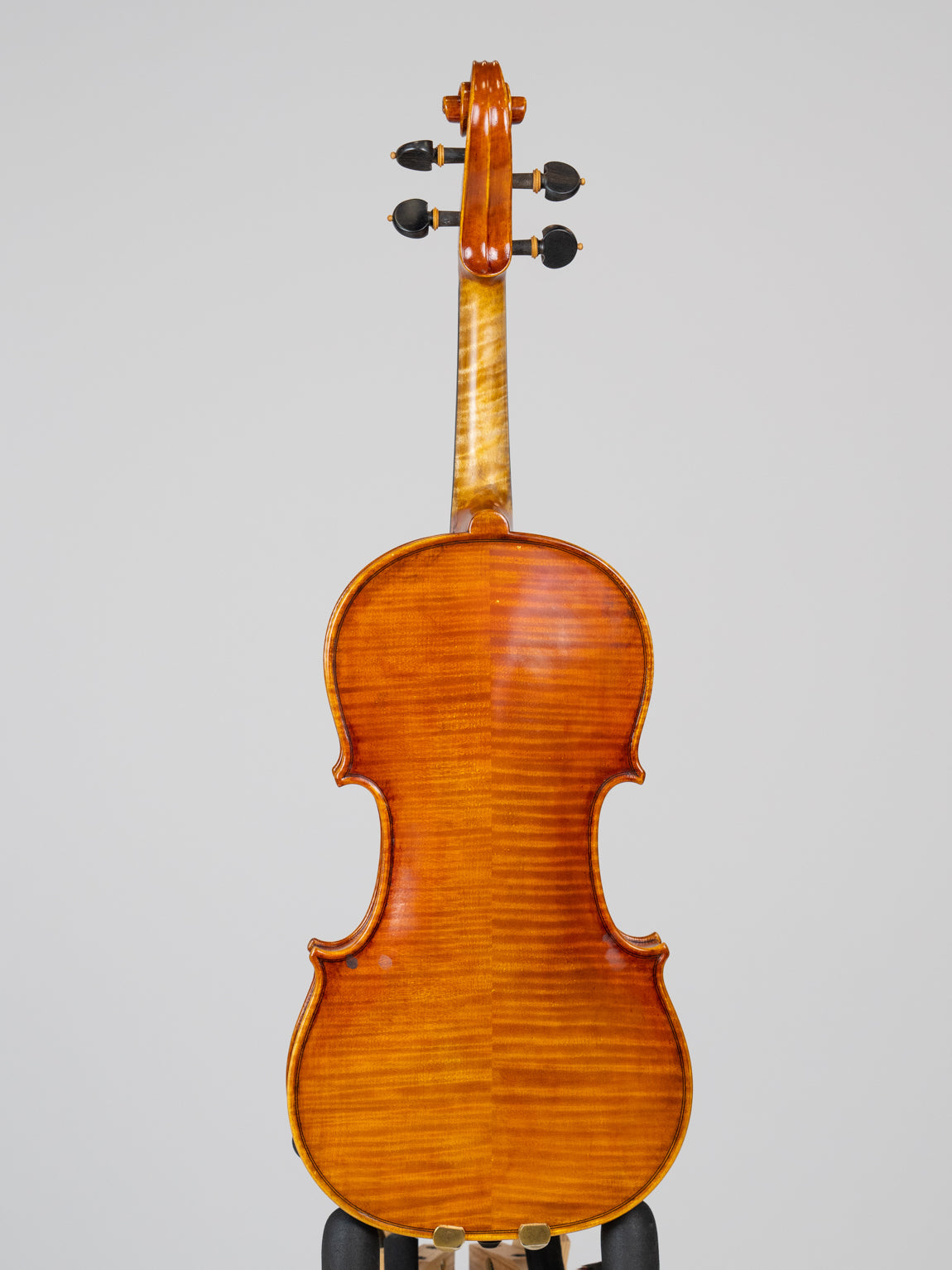 A Schudtz 2022 Cremona. IUEStrings Luthier Series (VN02)