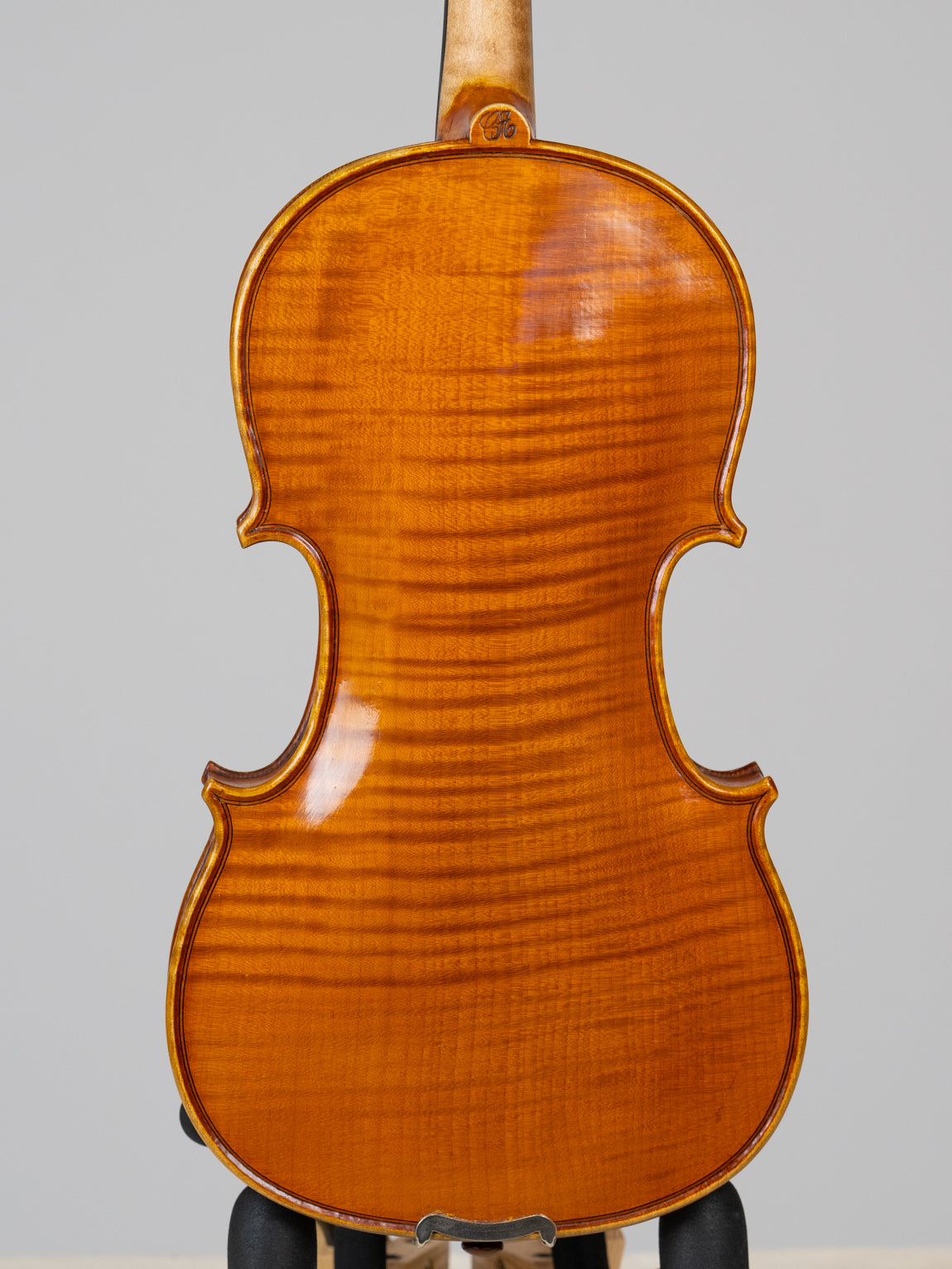 A 1015 Andrea Cacci 2006 Montova. IUEStrings Luthier Series (VN08)