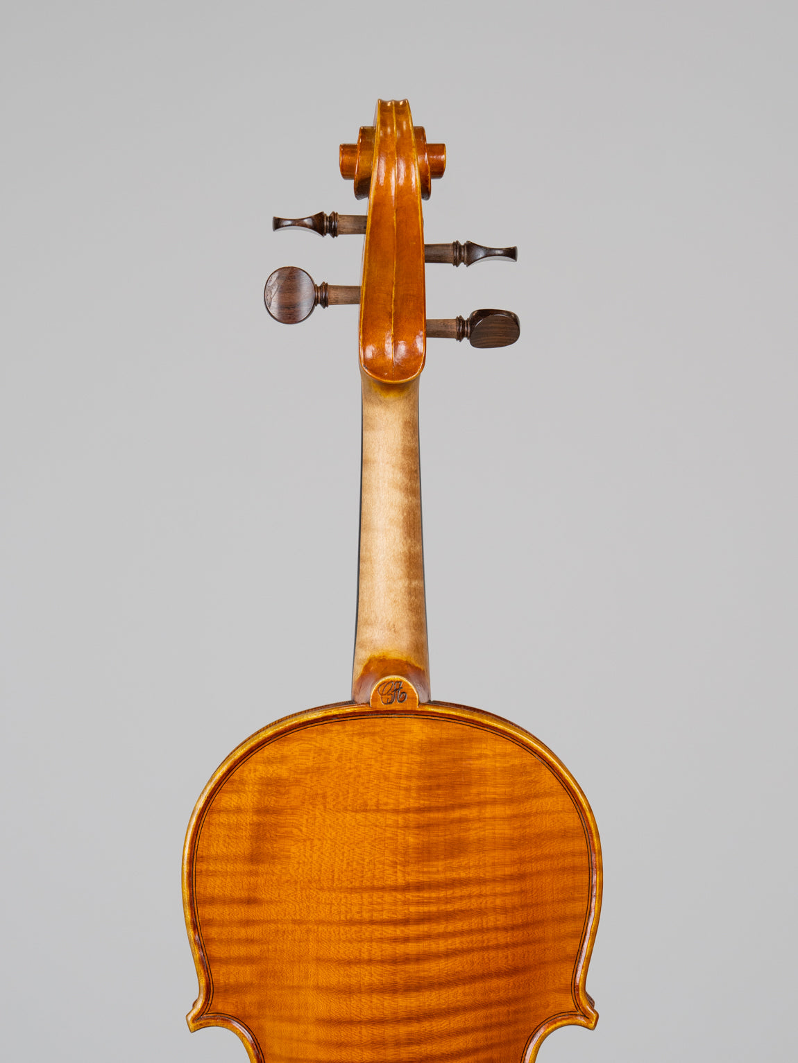 A 1015 Andrea Cacci 2006 Montova. IUEStrings Luthier Series (VN08)