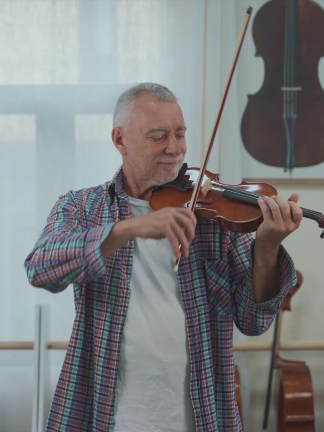 IUEStrings Studio Series Intermediate Violin Outfit